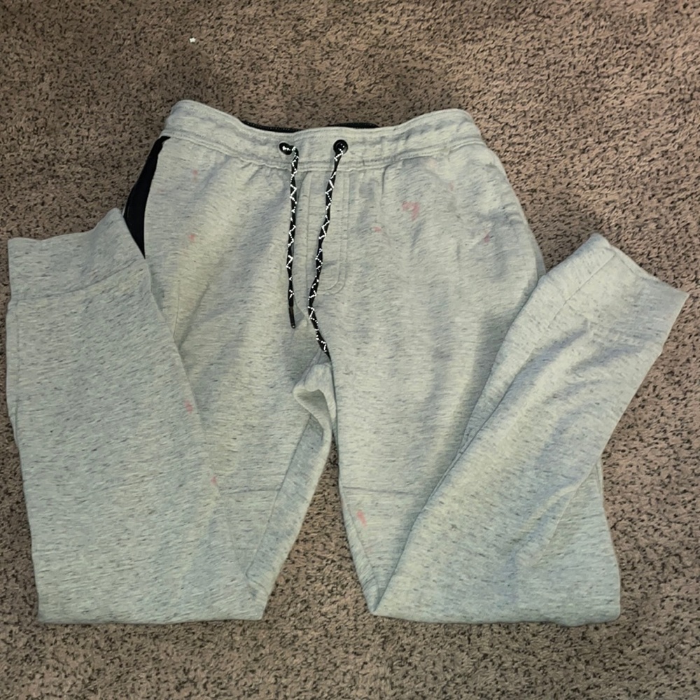 HAS LIPSTICK STAIN!!!